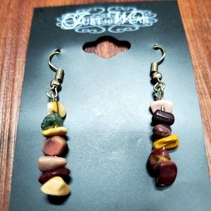 *NWT* MOONKIT EARRINGS MULTI COLORED STONES IN MAROON W/ EARTH TONES